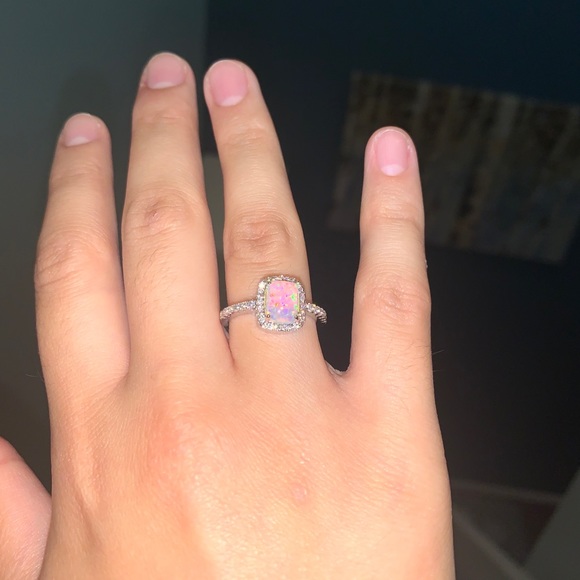 Faux Opal Ring - Picture 3 of 4